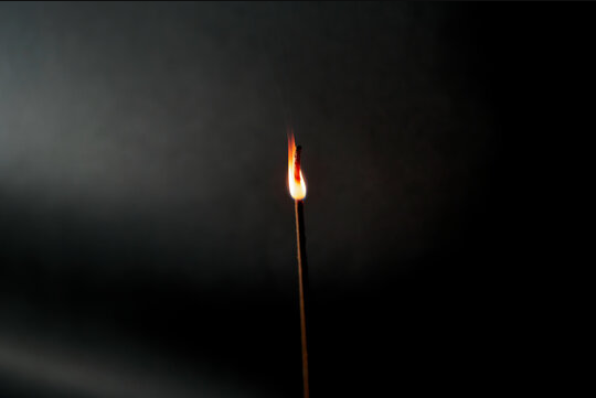 Calm Moments: Incense, Crystals, and the Philosophy of Mindful Living