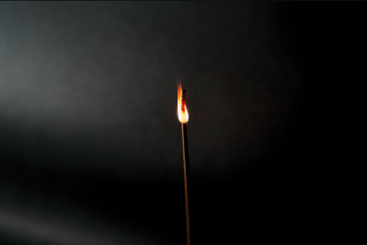 Calm Moments: Incense, Crystals, and the Philosophy of Mindful Living