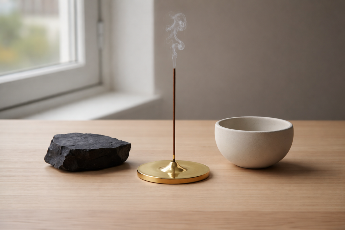 The Anchor of the Wisp: How to Choose Incense Holders for Your Ritual
