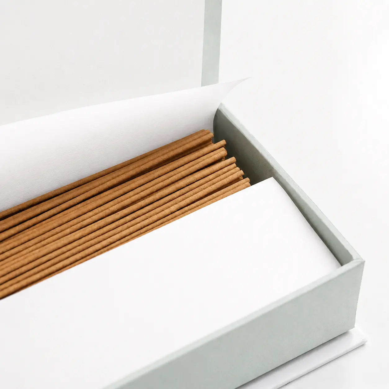 Toukson Focus Time pure incense sticks, offering a high-quality, aromatic experience for uninterrupted work or study.